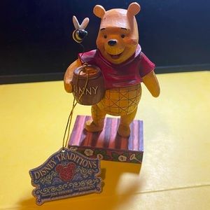 Jim Shore Winnie the Pooh figure (approx 4 in)